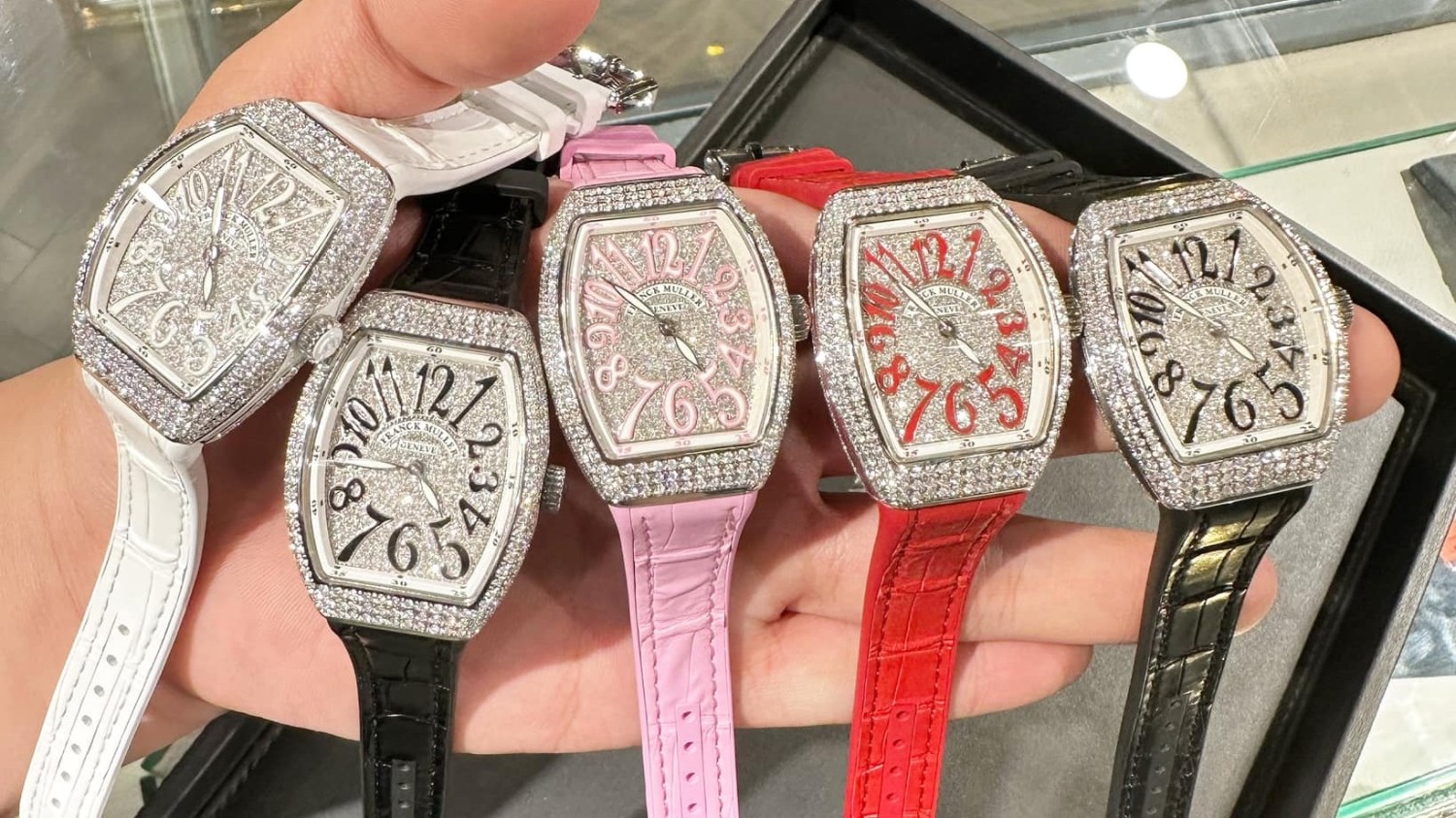  Lý do đồng hồ Franck Muller v32 luôn được săn đón bởi giới mộ điệu