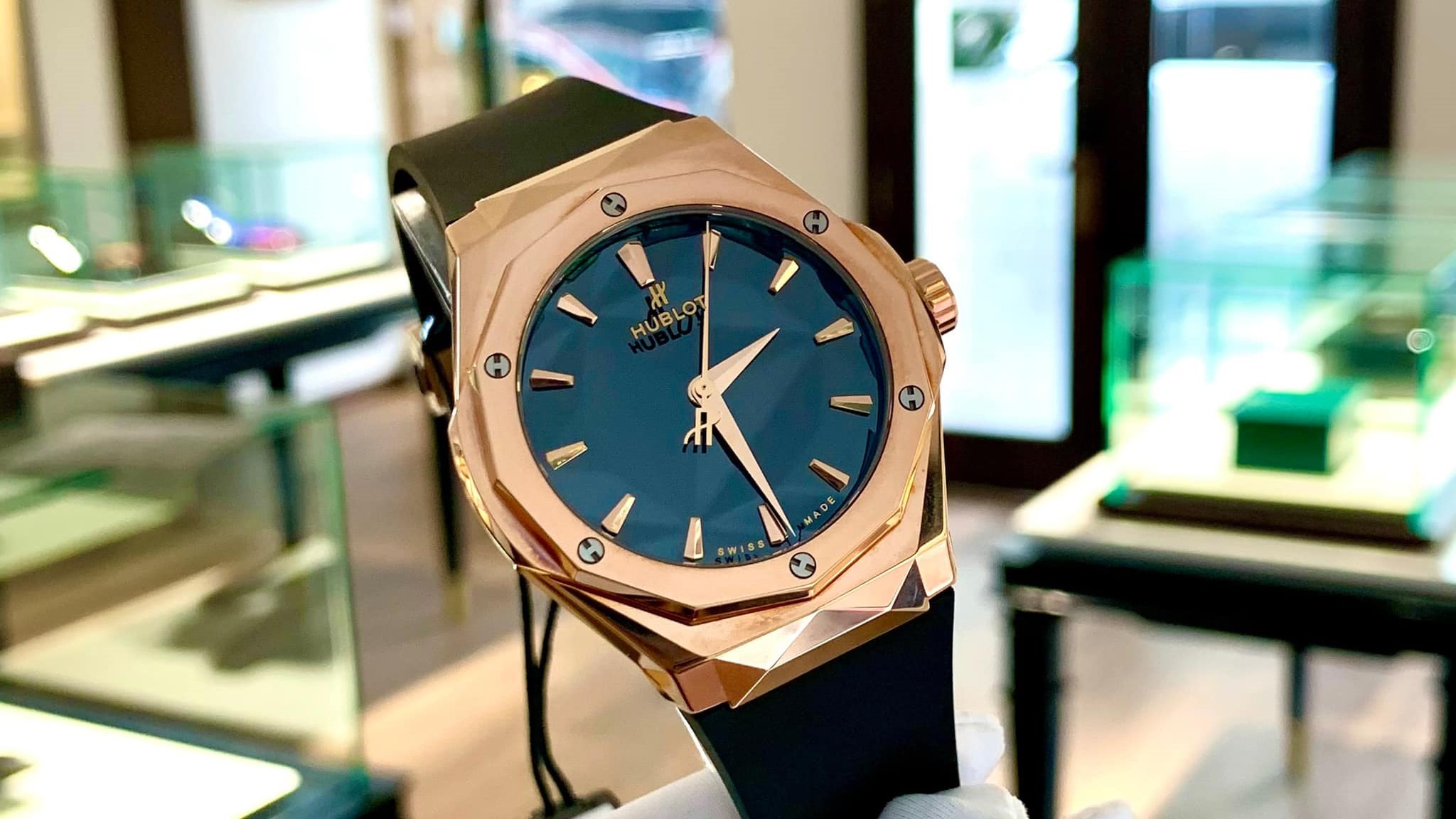  Hublot orlinski king gold - Mẫu đồng hồ được săn đón nhiều nhất hiện nay