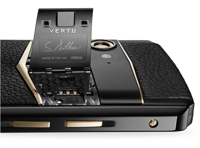  Vertu Aster P – Siêu điện thoại dành cho giới thượng lưu