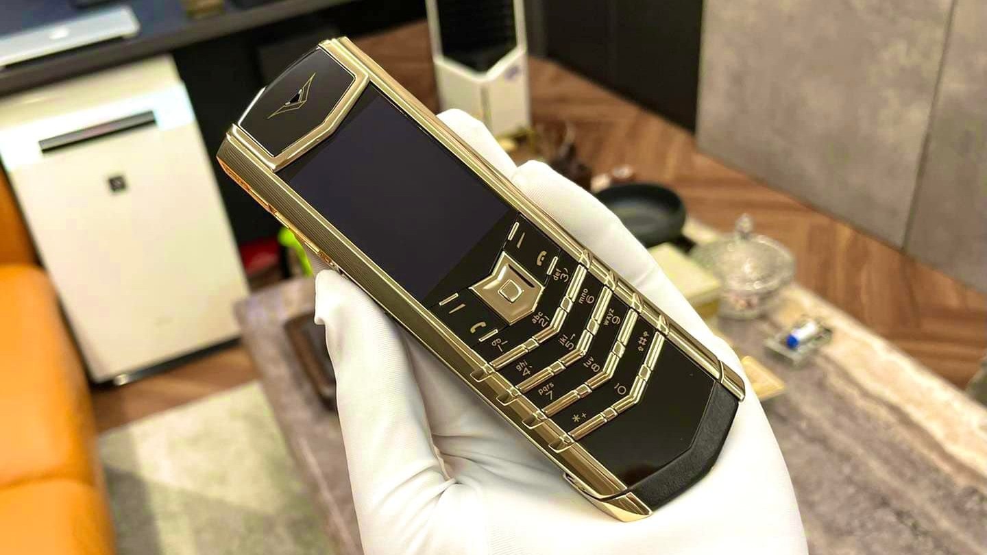  Vertu Signature Chính Hãng: Biểu Tượng Của Sự Sang Trọng Và Đẳng Cấp