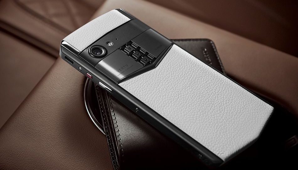  Vertu Aster P Có gì đặc biệt mà cuốn hút người dùng đến vậy ?