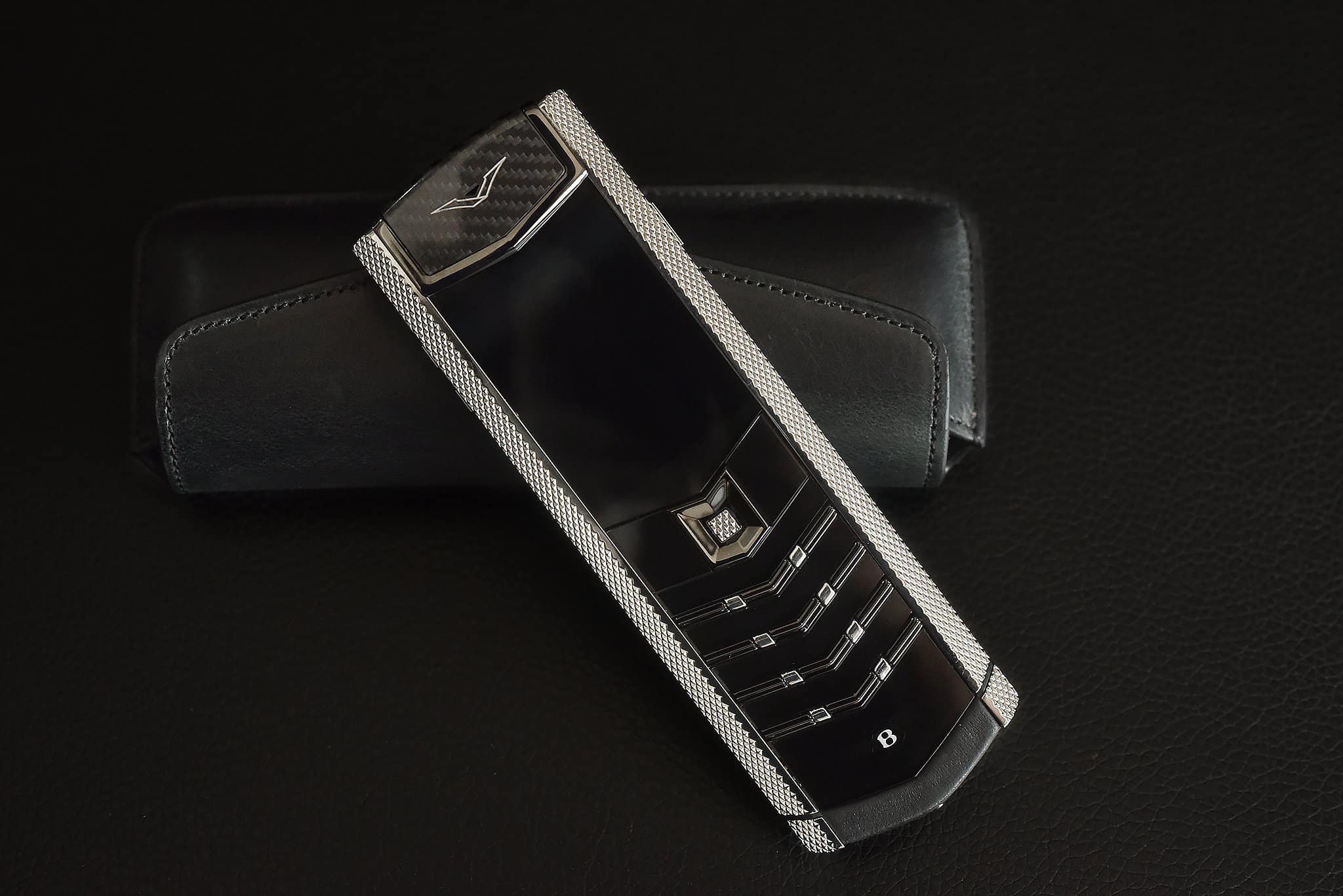  Vertu Signature S For Bentley  Vẻ đẹp thời thượng