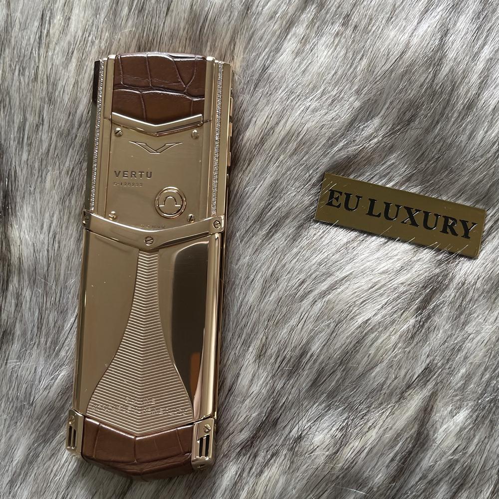 Vertu Vertu Signature S Rose Gold Bespoke Diamonds - “Đẳng cấp nằm trong bàn tay” 