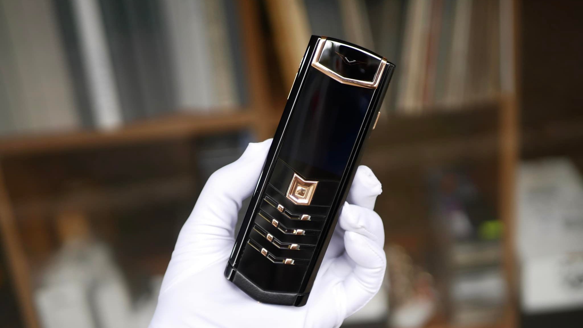  Vertu Signature S - Khẳng định đẳng cấp thượng lưu