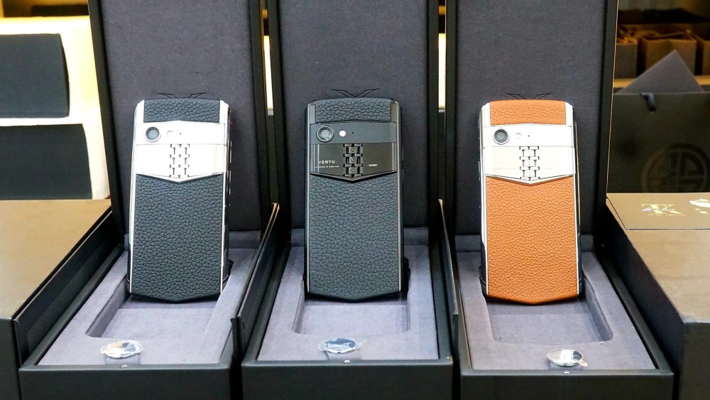  Vertu cảm ứng - Điện thoại cao cấp với thiết kế sang trọng, tính năng vượt trội