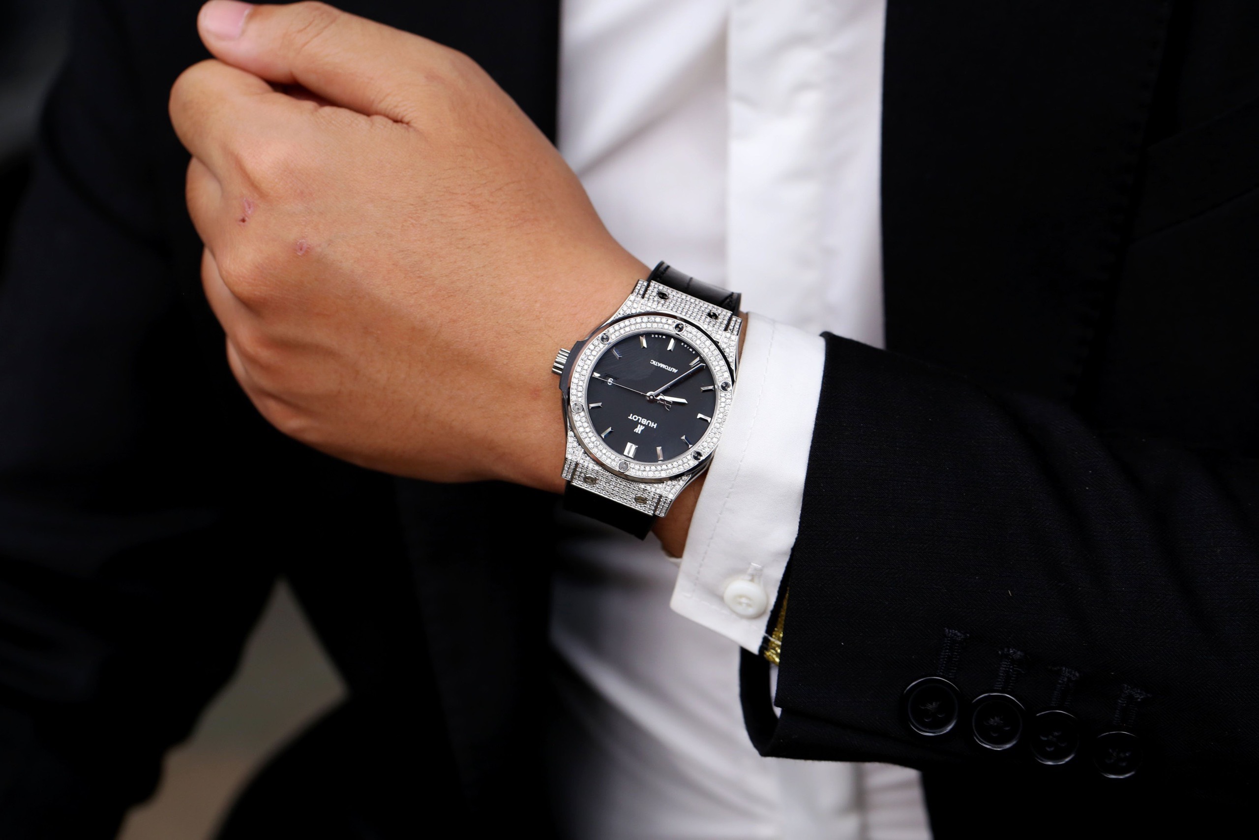 8 mẫu đồng hồ Hublot bán chạy nhất tại EU Luxury 