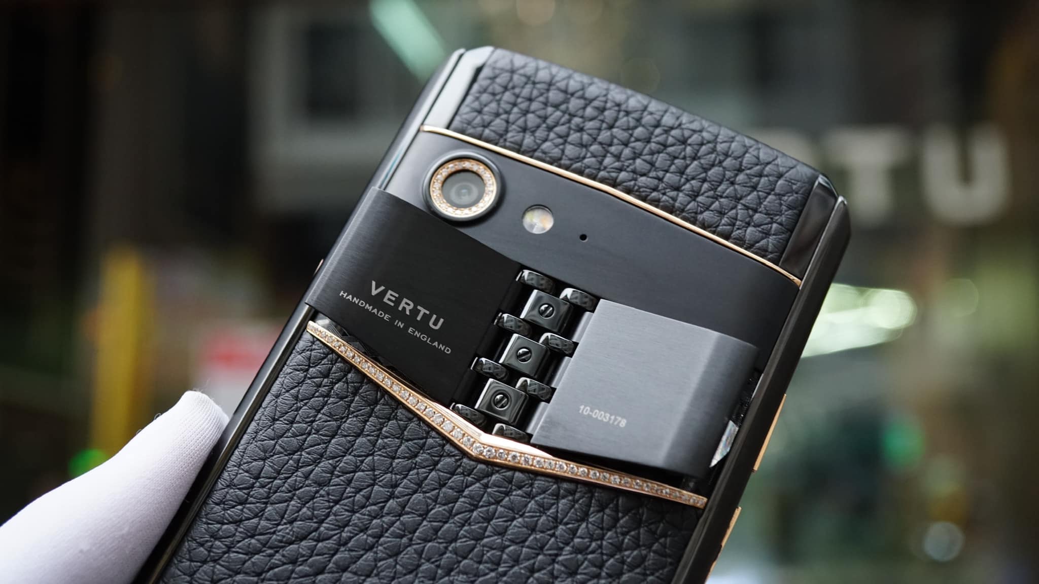  Vertu Cảm Ứng - Dẫn Đầu Xu Hướng Trong Làng Smartphone Hiện Đại