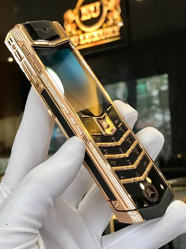 Vertu Signature Mercedes Limited Edition Bespoke
