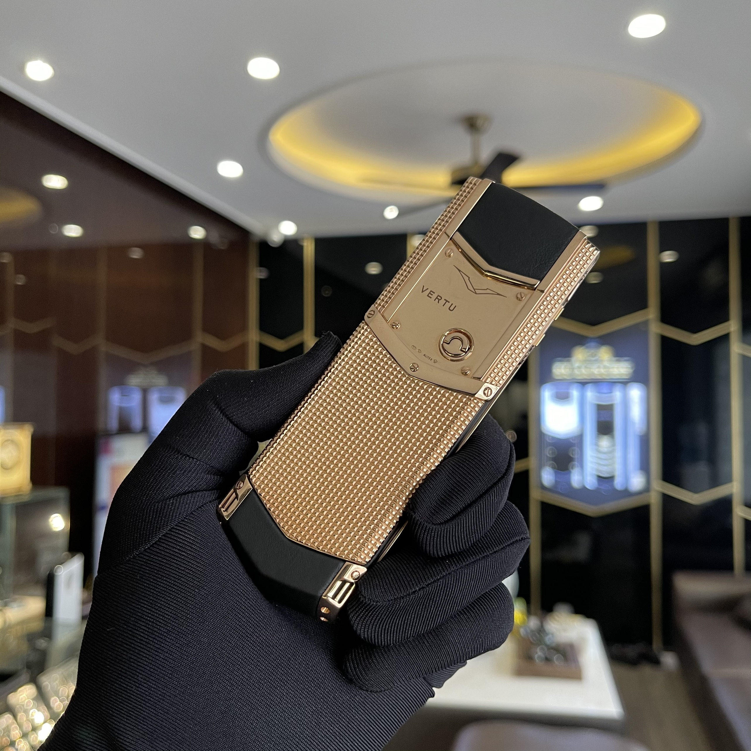Vertu Signature S Clous De Paris Gold New