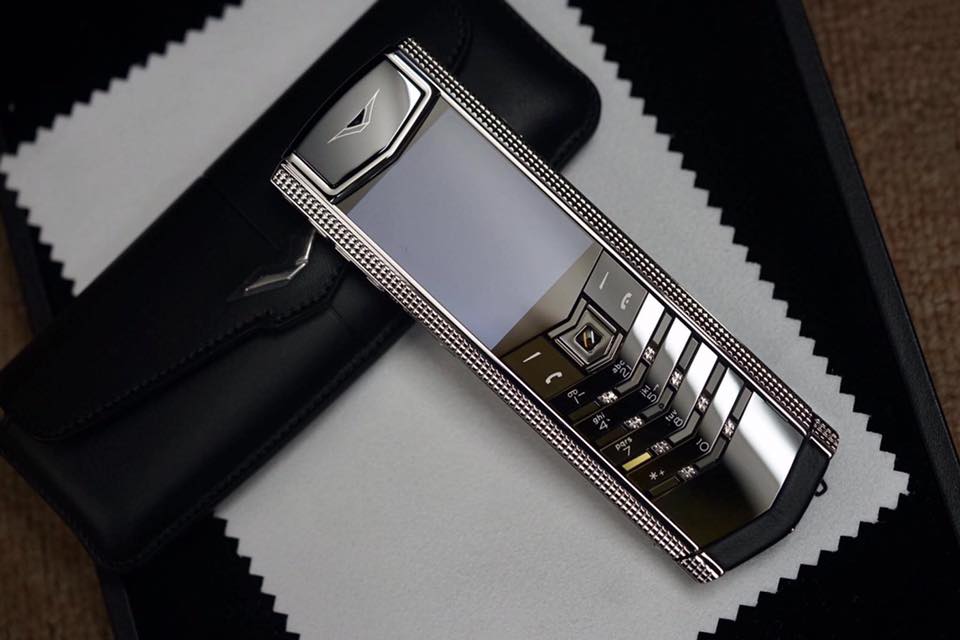 Vertu signature s