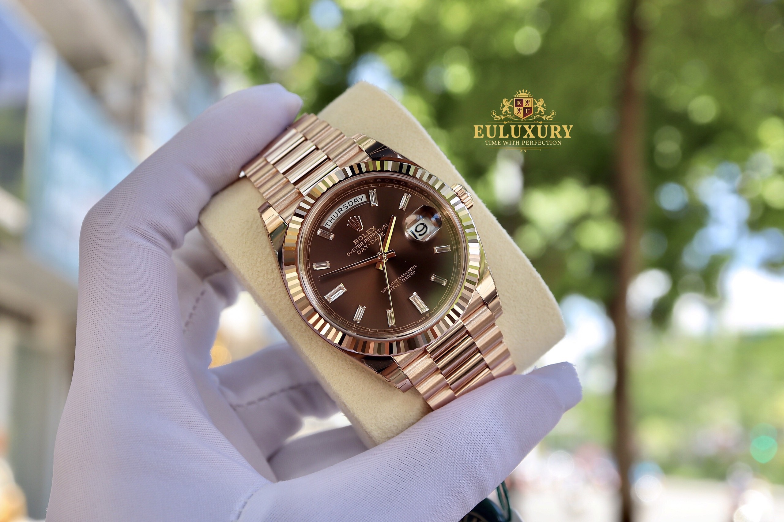 Đồng hồ Rolex Day-Date 40 228345PBR Socola vàng hồng